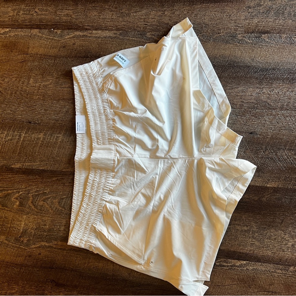 NWT women’s plus active shorts